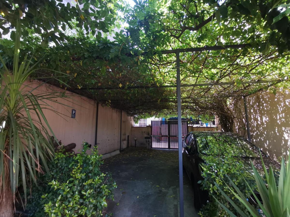 Villa Rosa Etna Apartments Zafferana Etnea Buitenkant foto