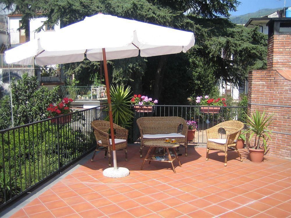 Villa Rosa Etna Apartments Zafferana Etnea Buitenkant foto