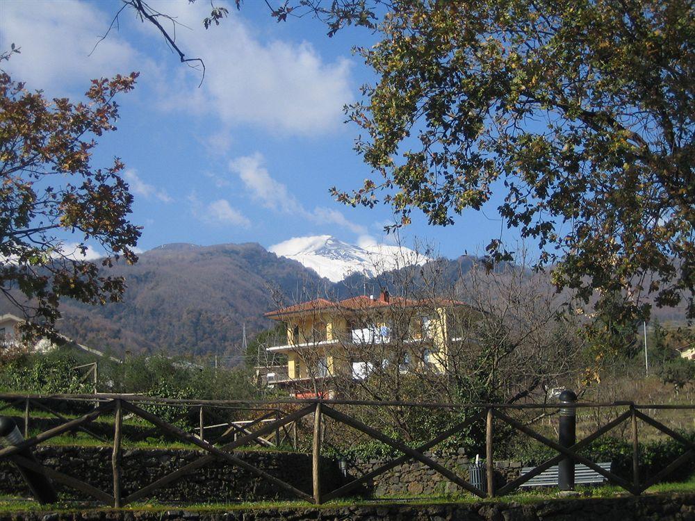 Villa Rosa Etna Apartments Zafferana Etnea Buitenkant foto