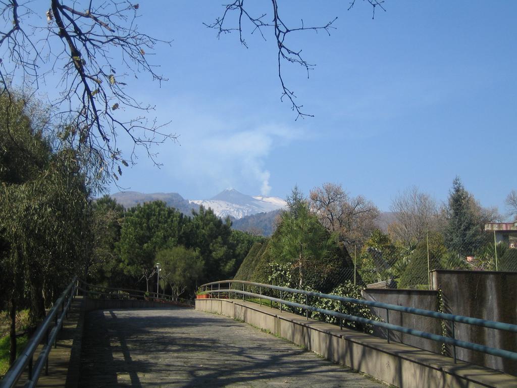Villa Rosa Etna Apartments Zafferana Etnea Buitenkant foto