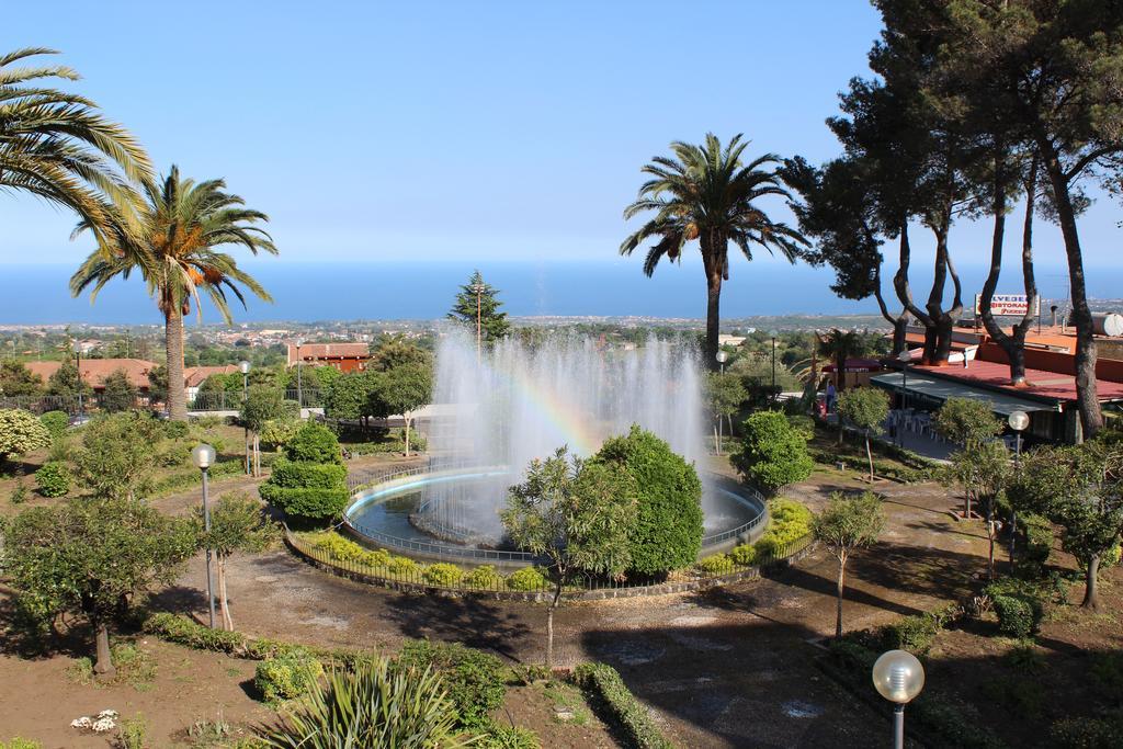 Villa Rosa Etna Apartments Zafferana Etnea Buitenkant foto