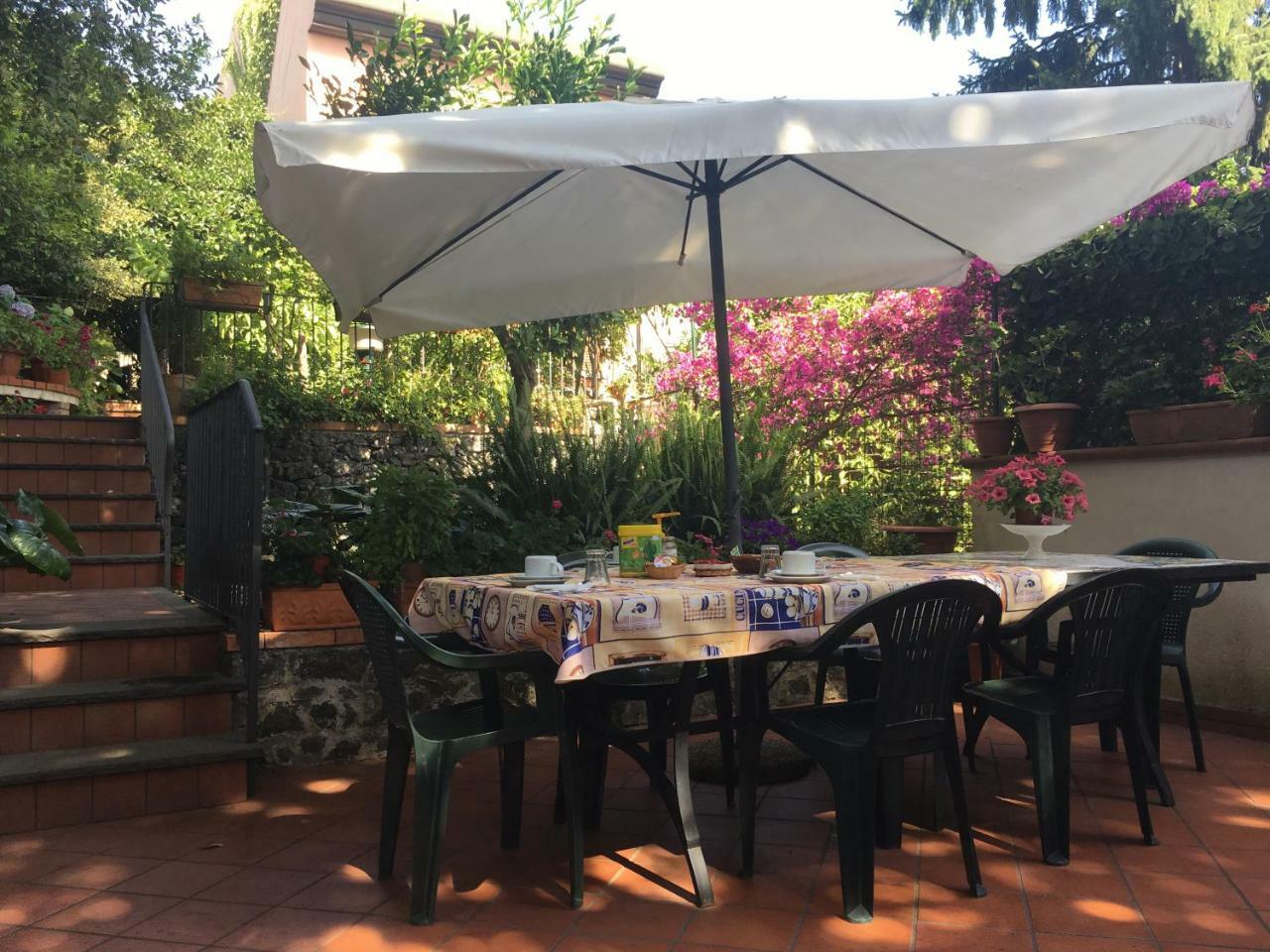 Villa Rosa Etna Apartments Zafferana Etnea Buitenkant foto